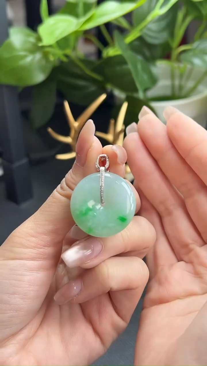 【闪购商品】翡翠颈饰18K金镶嵌平安扣