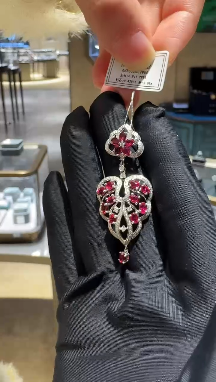 【闪购商品】红宝石吊坠(不含链)18K金镶嵌22【主石2.85ct】