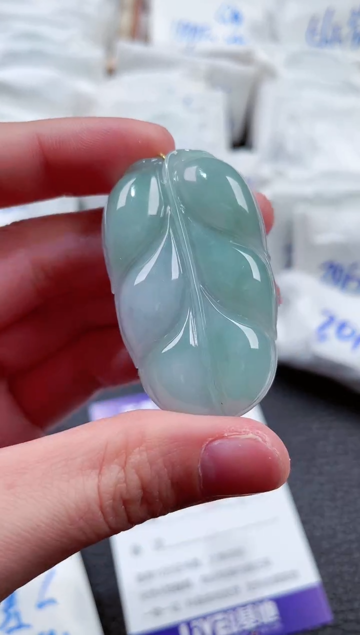 【闪购商品】翡翠颈饰未镶嵌00008435