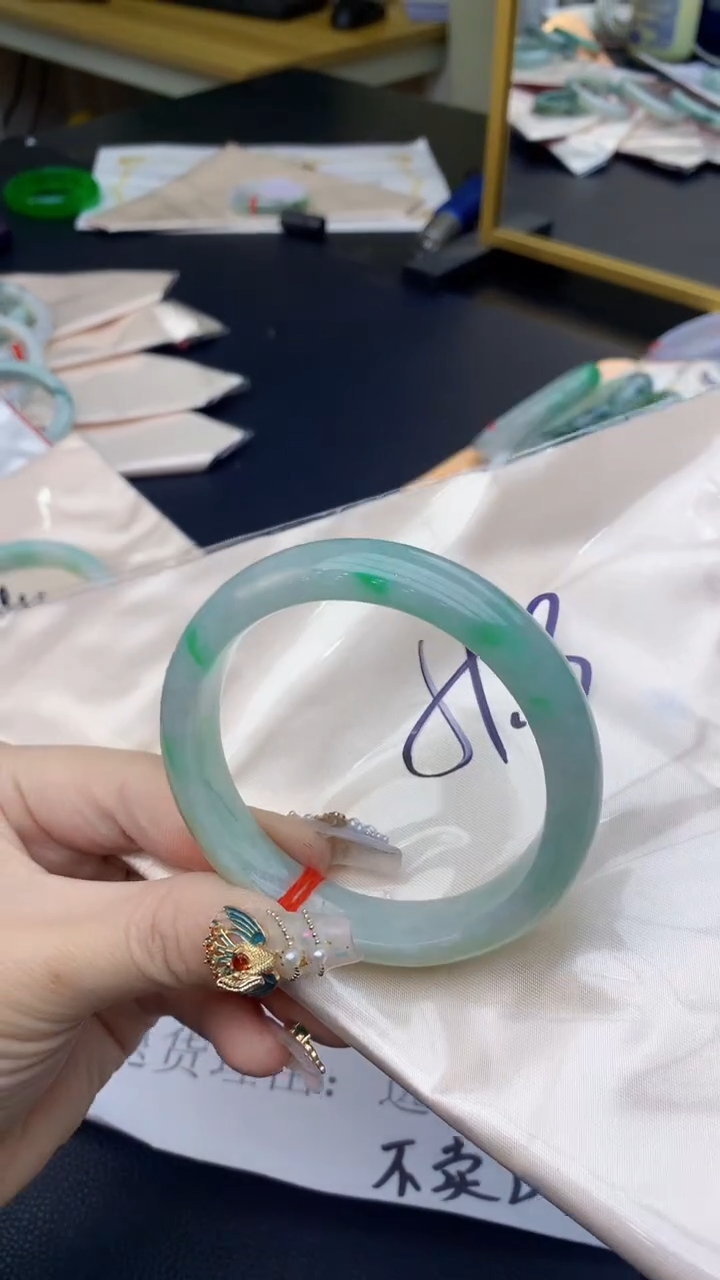 【闪购商品】翡翠手镯未镶嵌0028556963