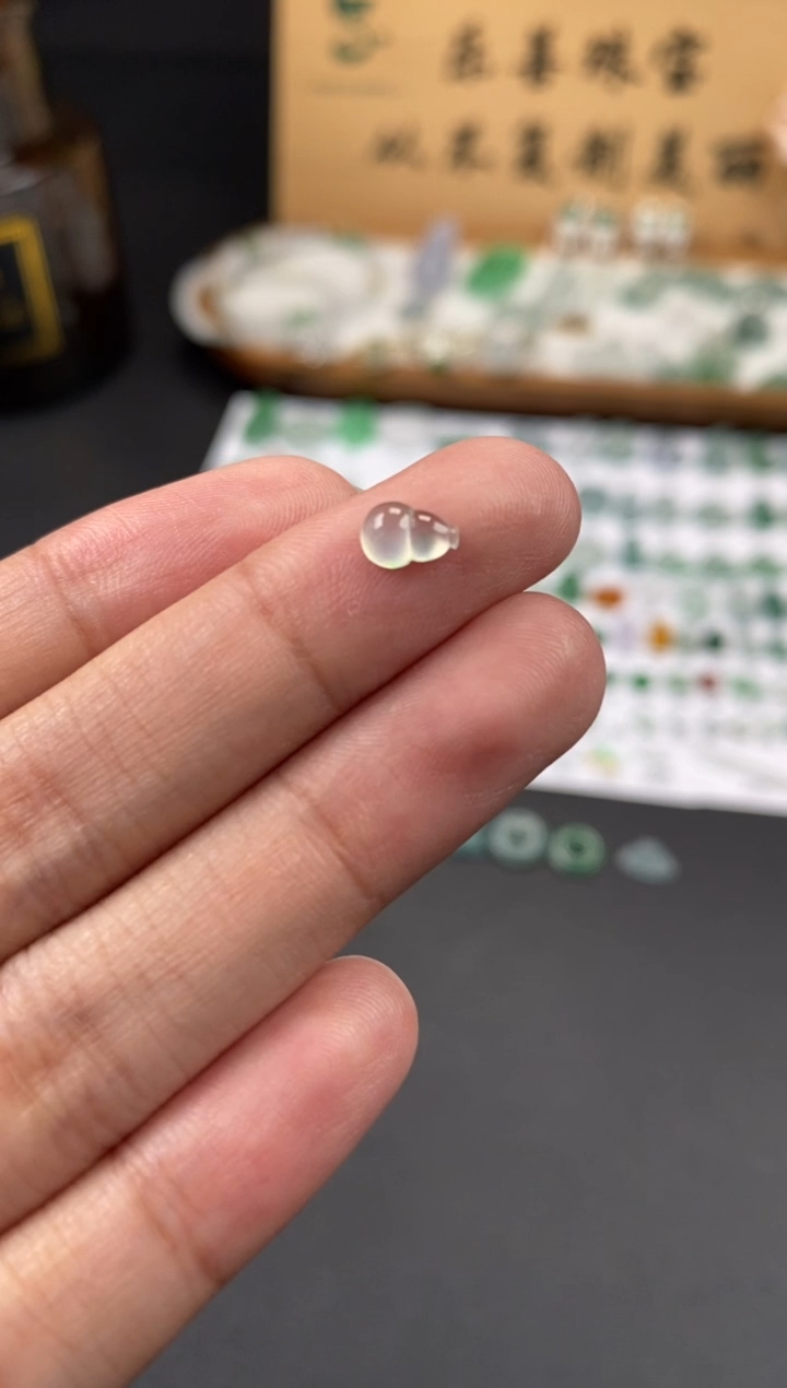 翡翠未镶嵌颈饰翡翠冰种葫芦