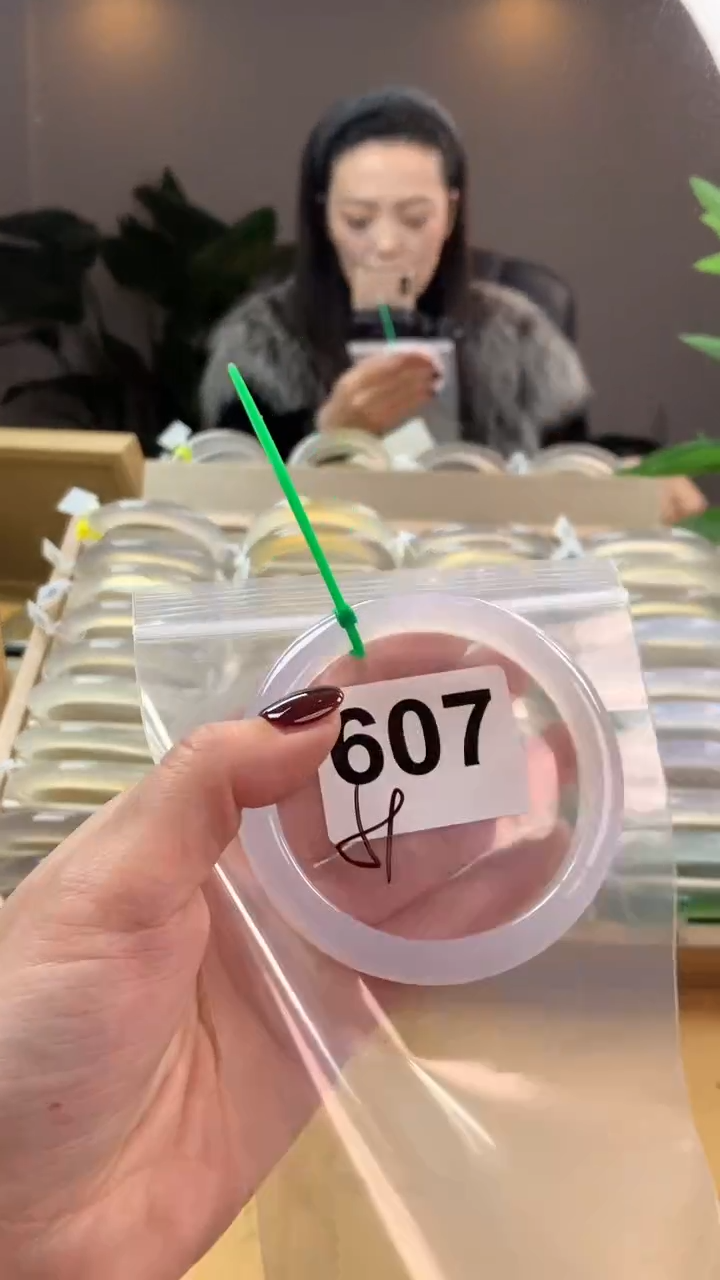 【闪购商品】玛瑙/玉髓手镯未镶嵌607