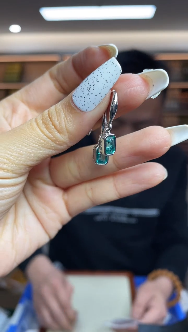 【闪购商品】碧玺·未镶嵌多样性发一件