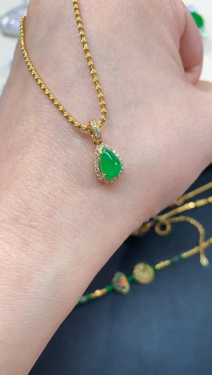 【闪购商品】翡翠吊坠(不含链)18K金镶嵌福瓜A351|5200