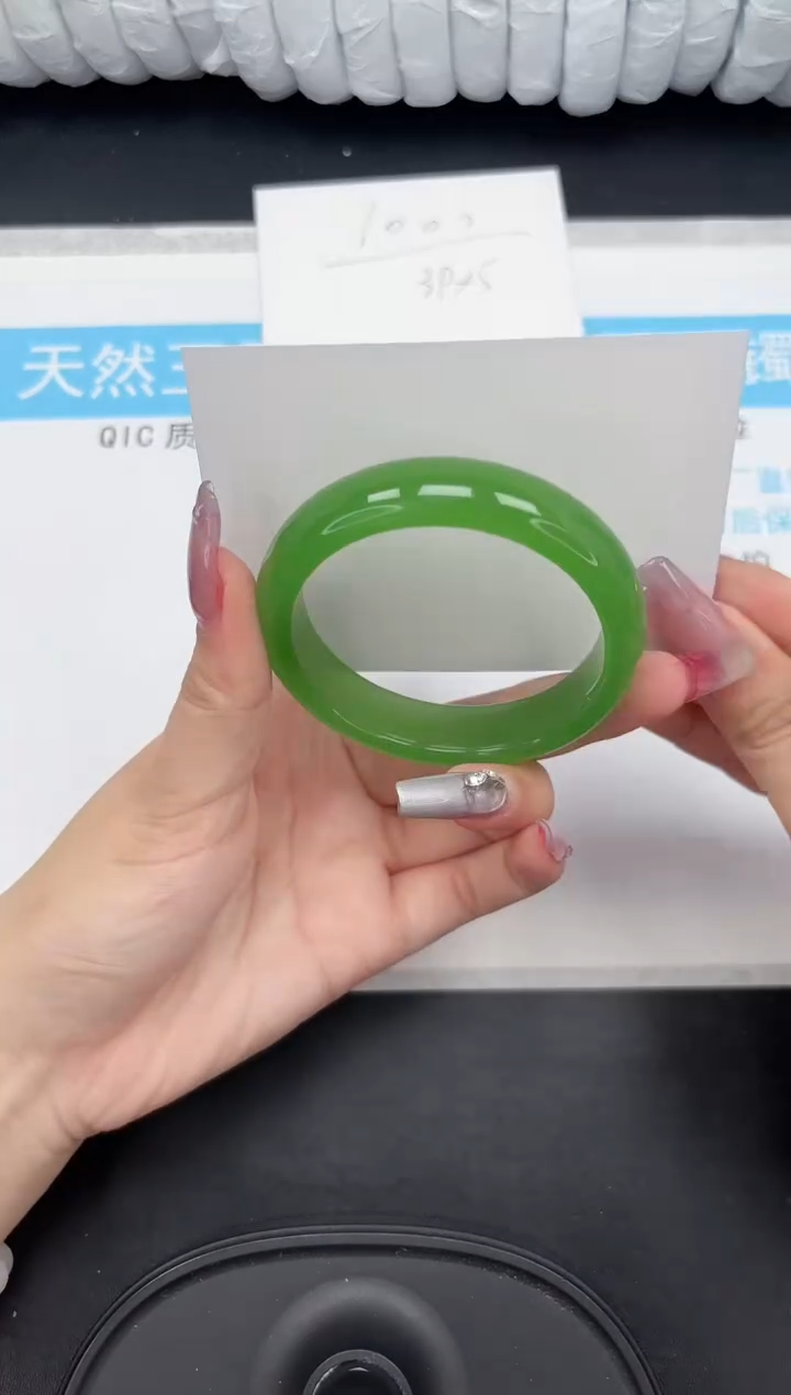 【闪购商品】石英质玉手镯未镶嵌22-56