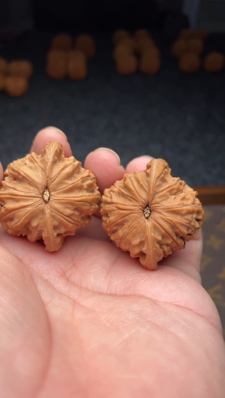 把件文玩核桃 B  124号   40尺磨盘