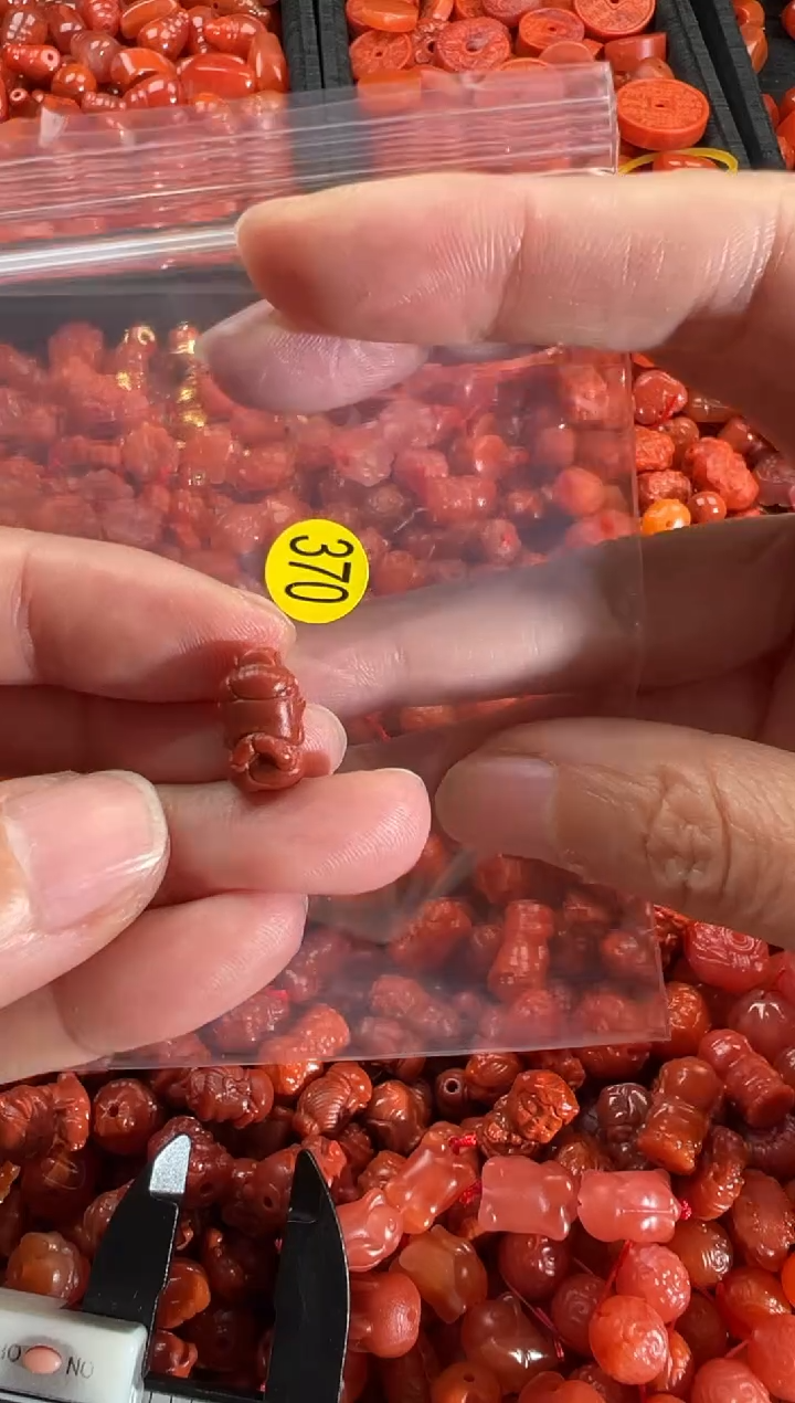 【闪购商品】南红玛瑙颈饰未镶嵌1