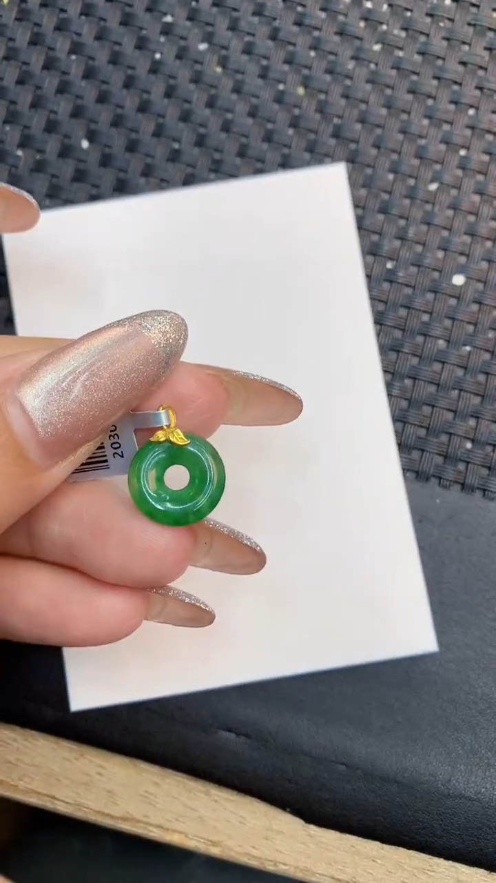 颈饰18K金镶嵌翡翠1