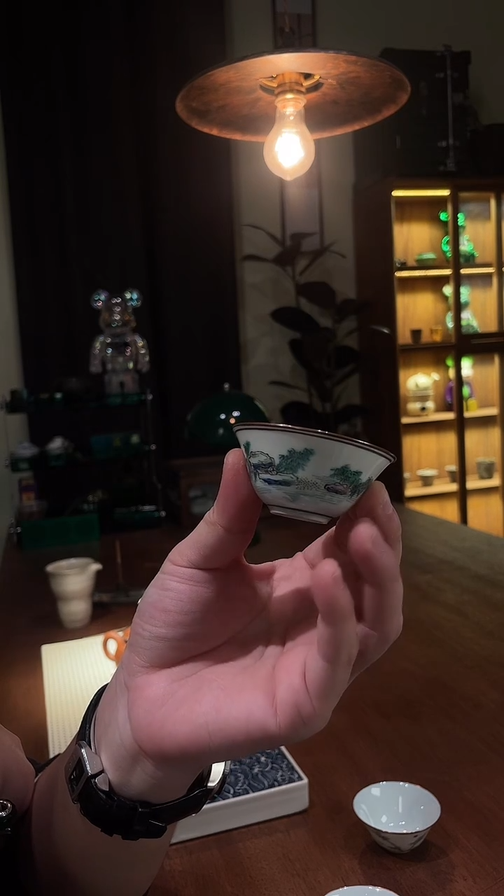 包铜鹬蚌相争杯...