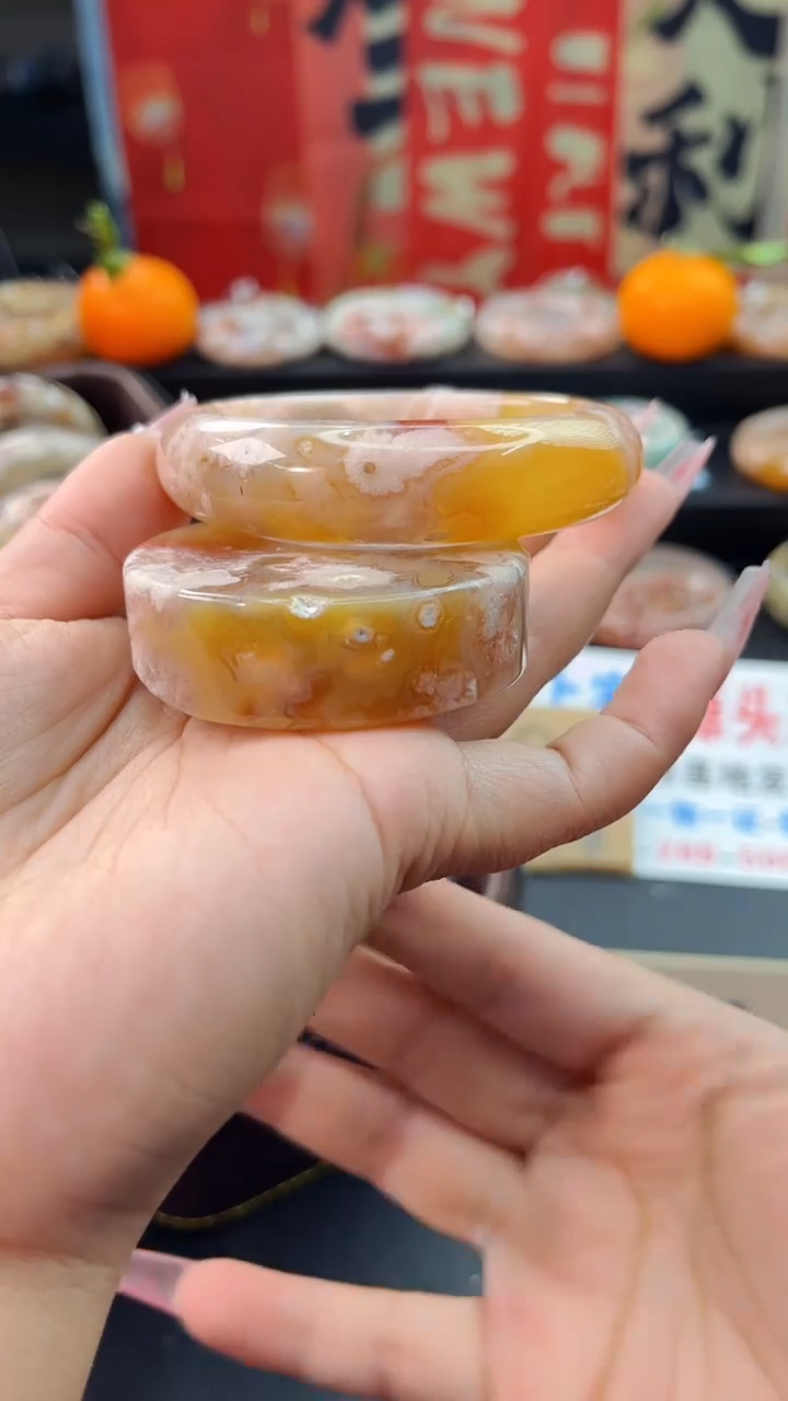 【闪购商品】石英质玉手镯未镶嵌赠送镯心（57圈口）