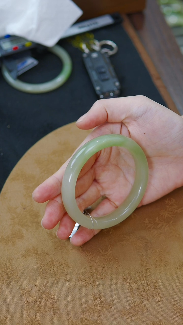 未镶嵌手镯和田玉58-59圈口正装半山水翠青手镯