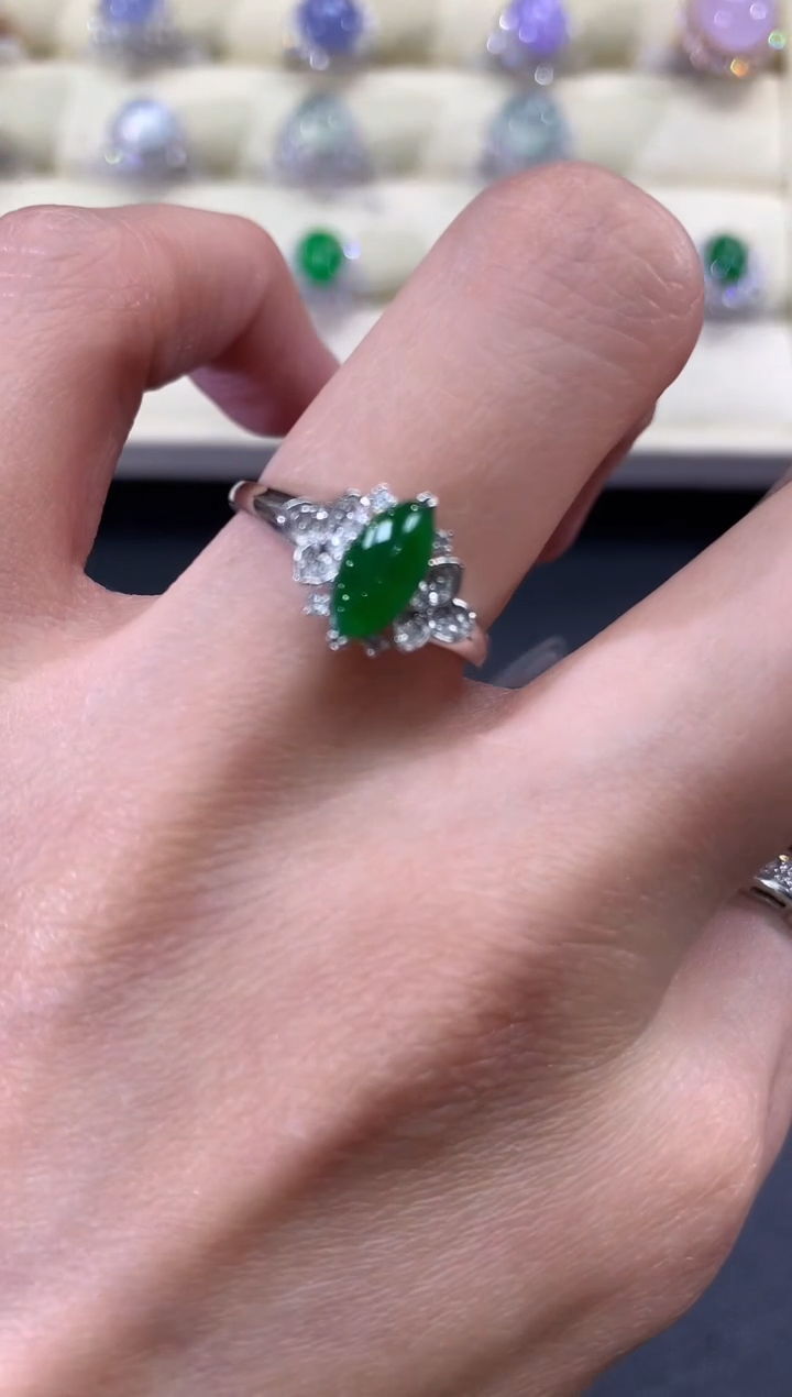 【闪购商品】翡翠戒指18K金镶嵌a27     