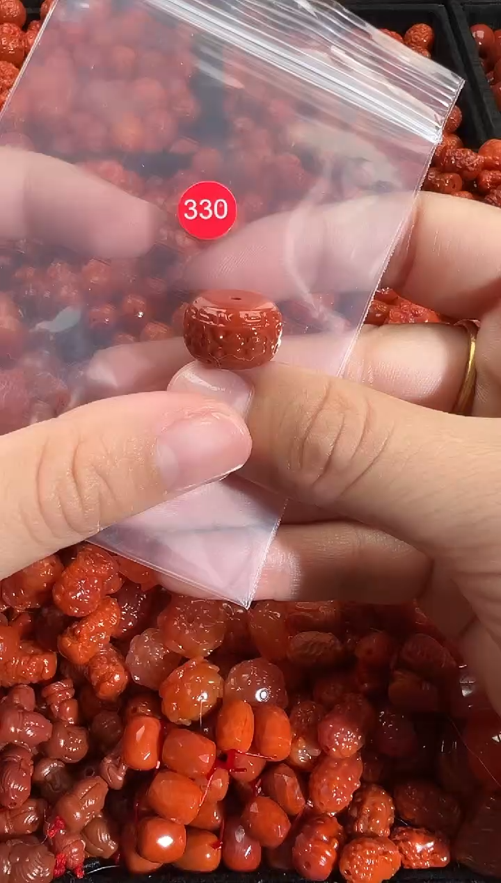 颈饰未镶嵌南红玛瑙1