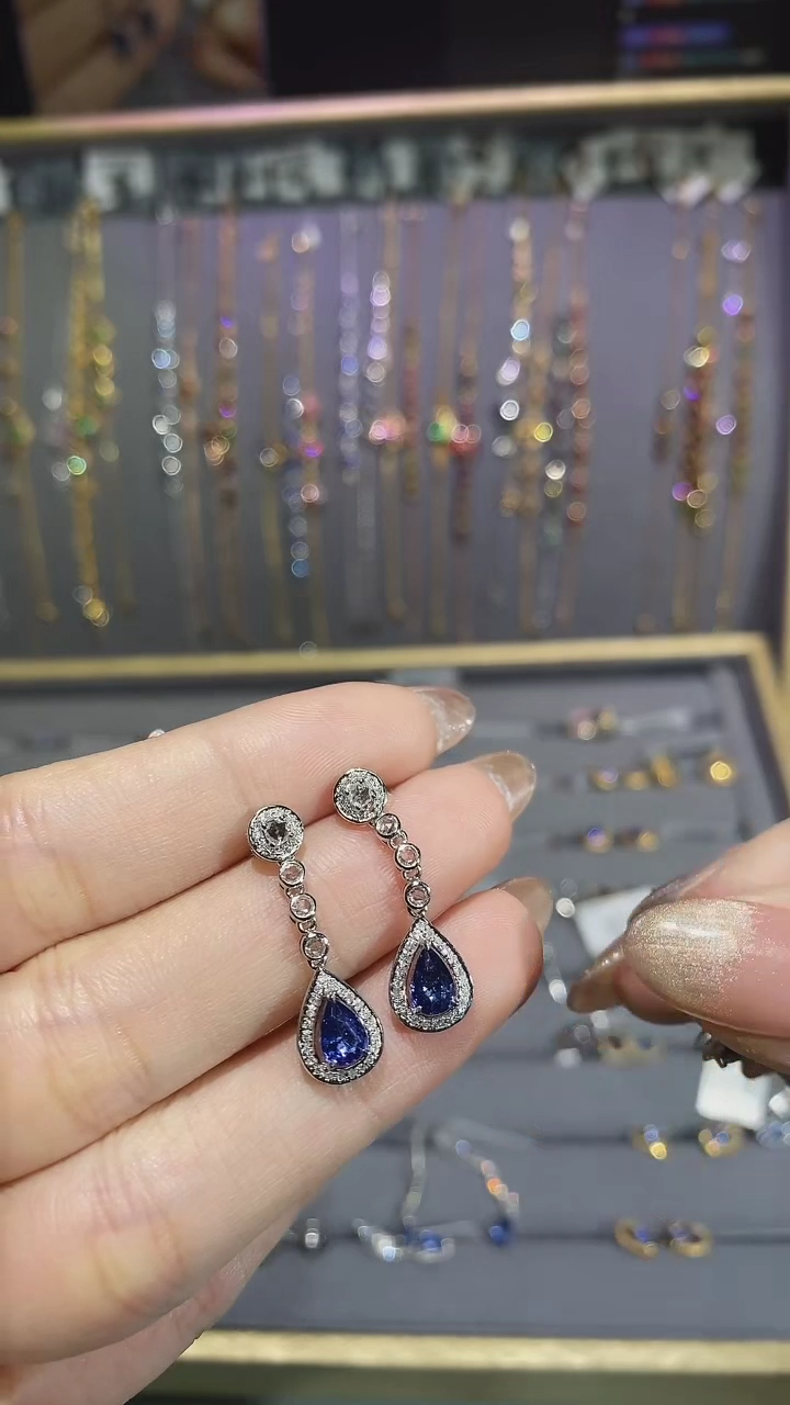 【闪购商品】蓝宝石耳坠18K金镶嵌耳坠