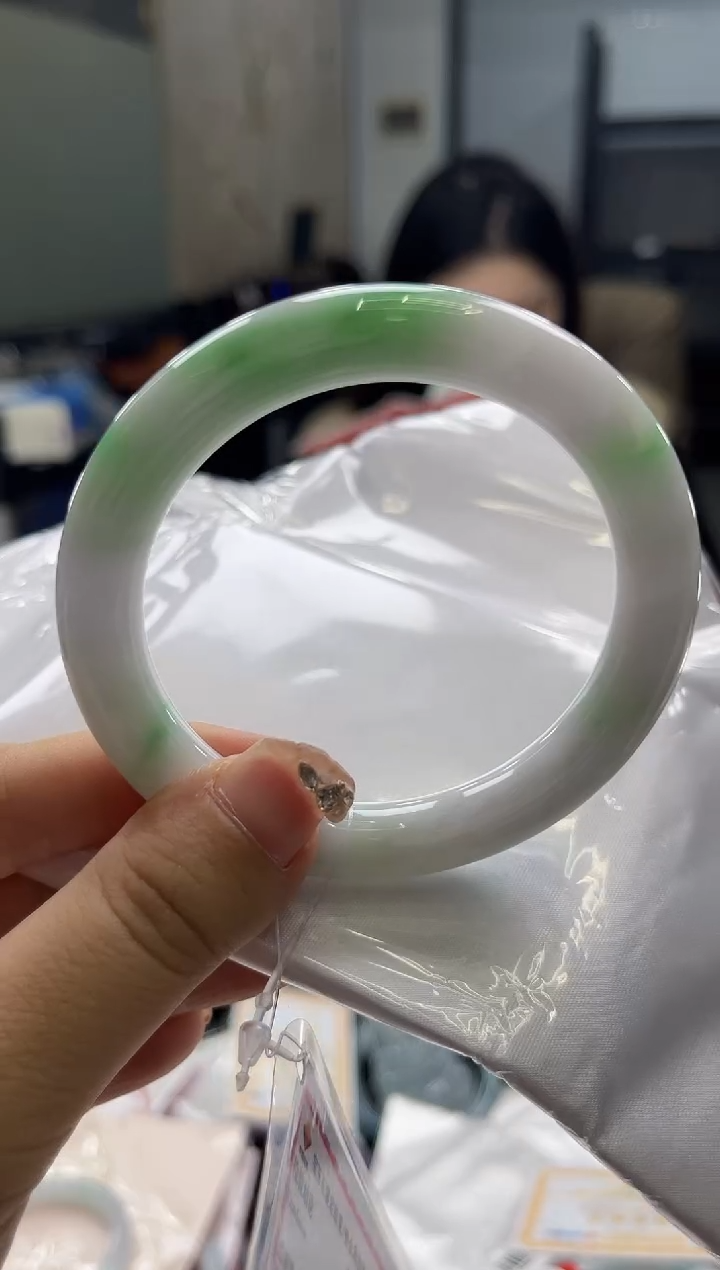 【闪购商品】翡翠手镯未镶嵌0011995571