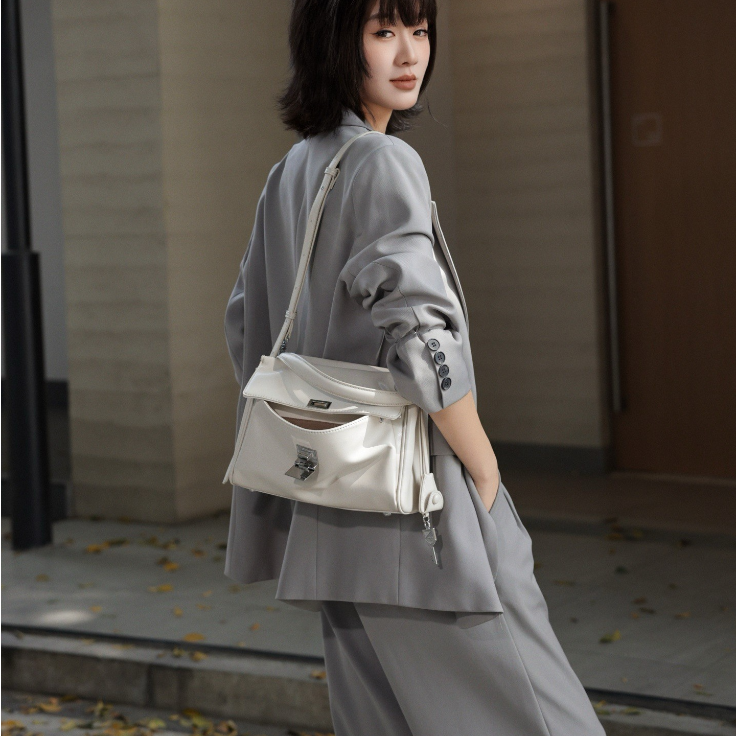 2025秋冬新款腋下潮流复古手提单肩斜跨包时尚包 Z351-Z400