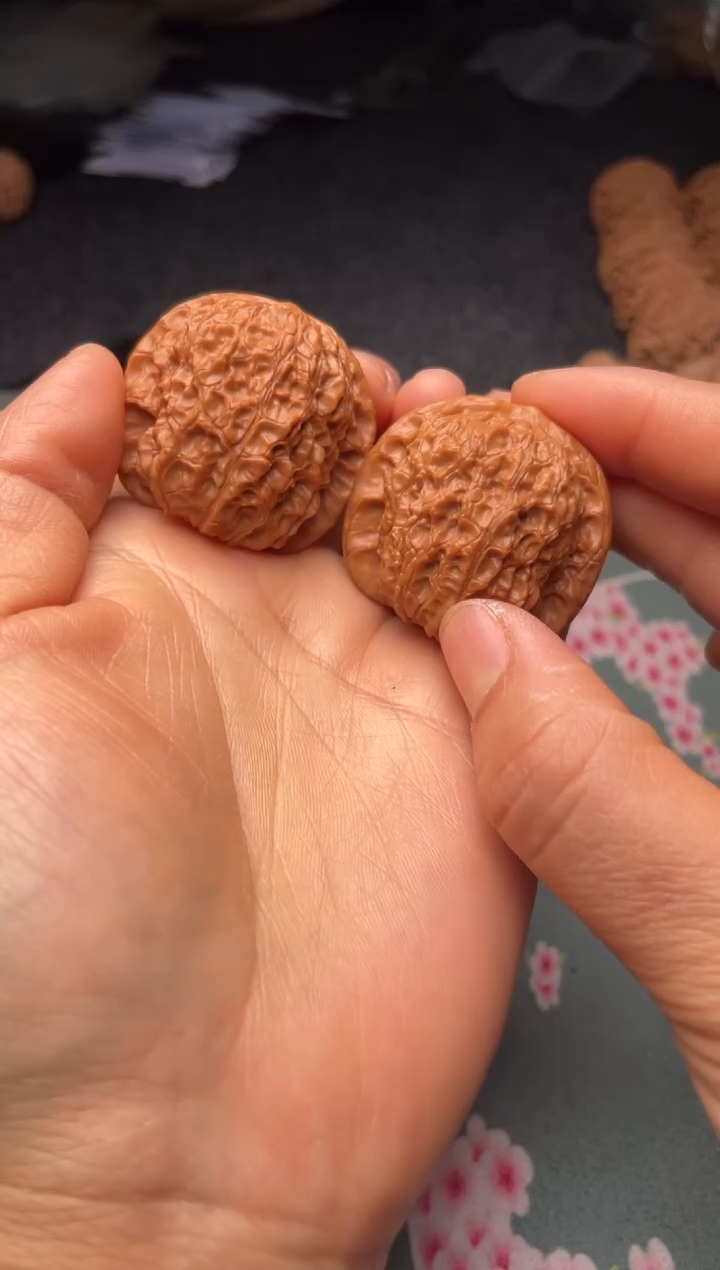 把件文玩核桃w98    血麒麟    37尺