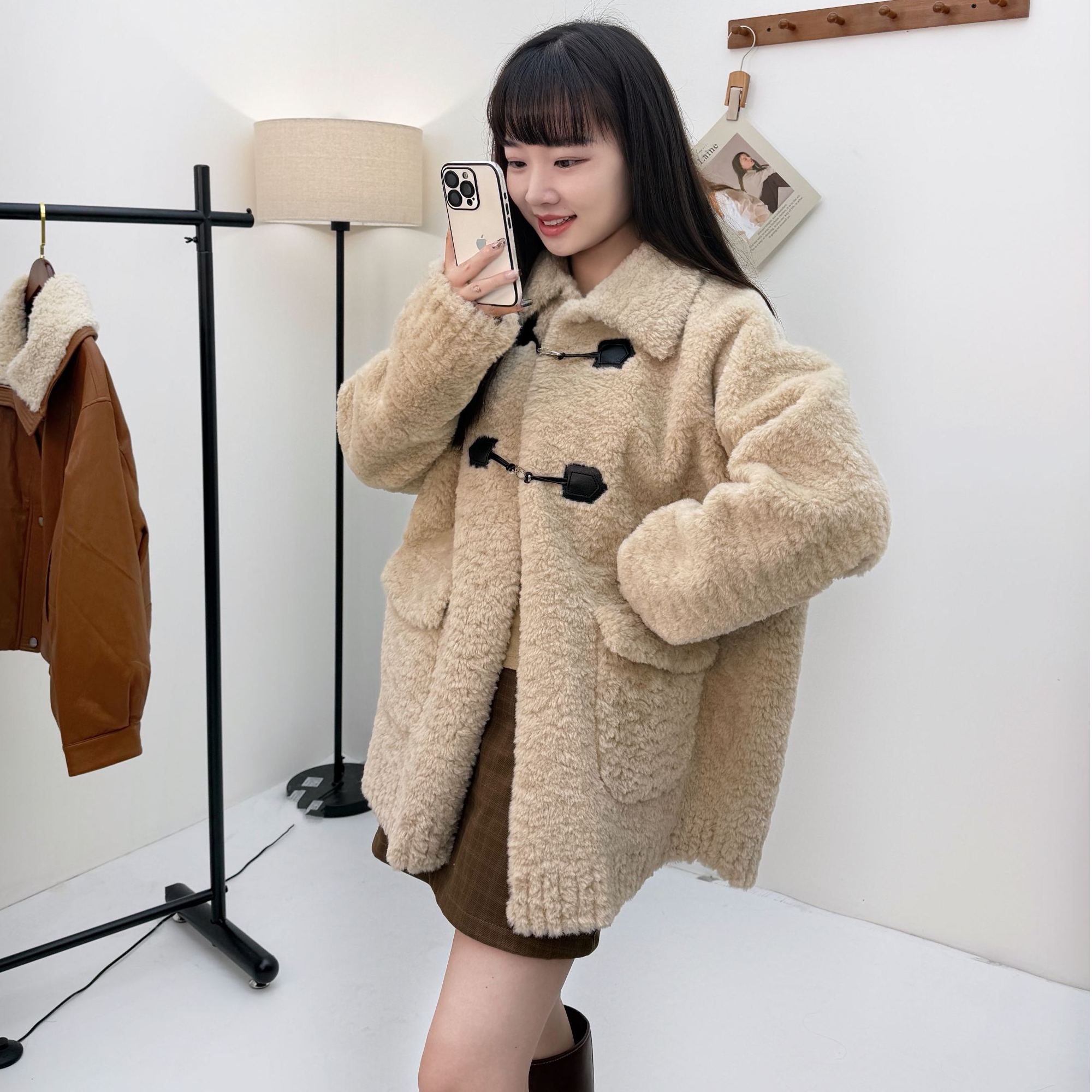 木里咕咕设计感羊羔毛拼接宽松中长款外套女2025秋冬新款