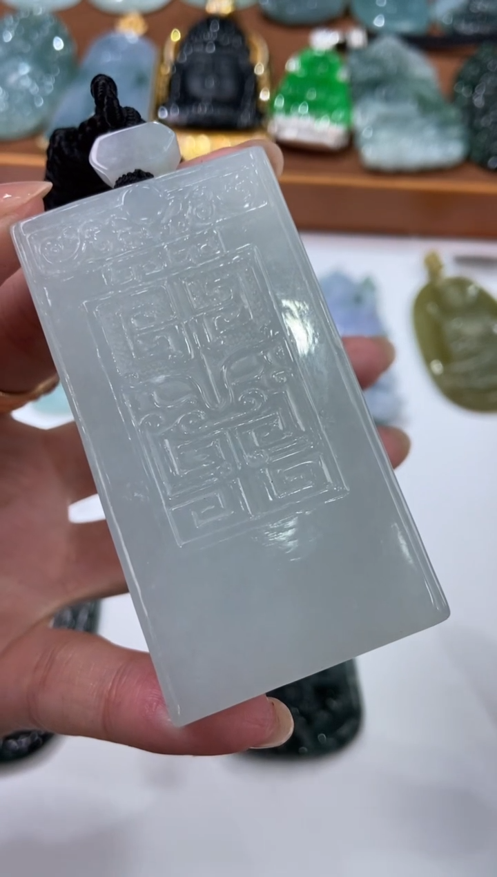 翡翠未镶嵌挂件2202807    