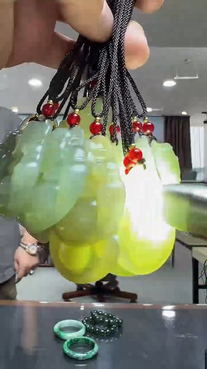 未镶嵌蛇纹石玉挂件佛公-多样性发货其中发一