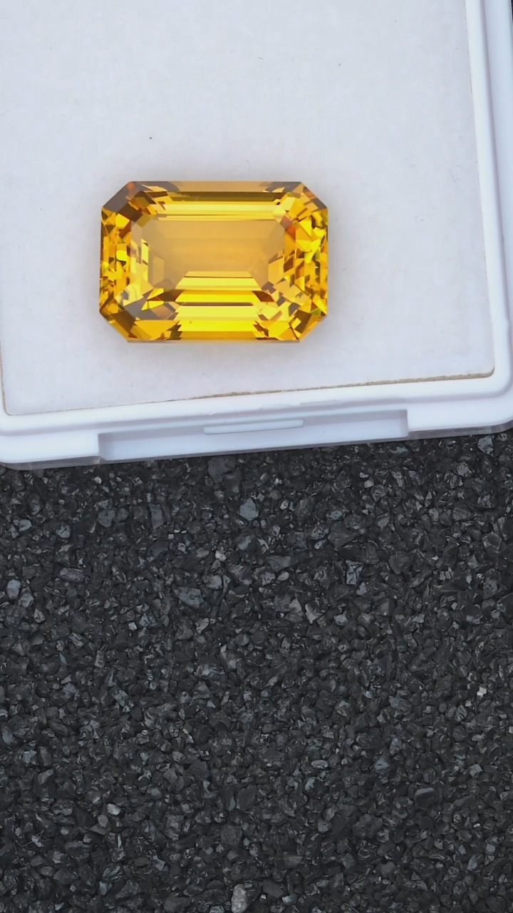 【闪购商品】黄晶裸石未镶嵌28.74克拉