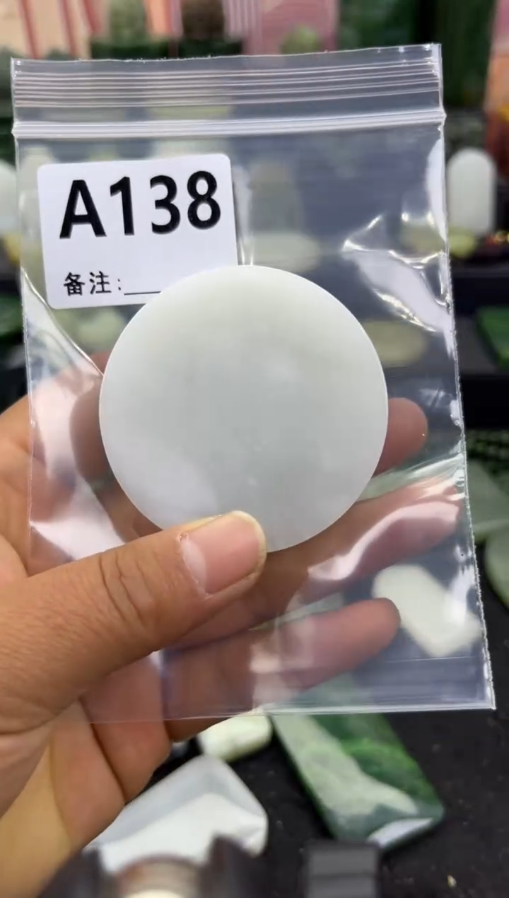 未镶嵌和田玉珠宝半成品镯芯