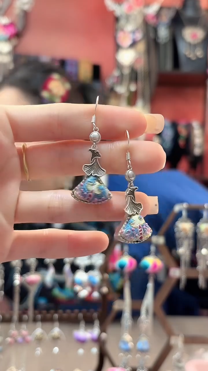 织绣 云织谣民族风精美饰品   201