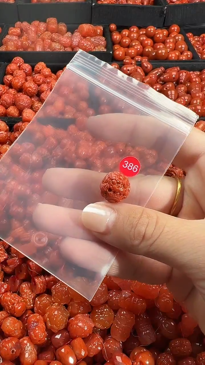 颈饰未镶嵌南红玛瑙1