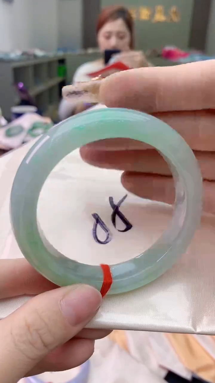 【闪购商品】翡翠手镯未镶嵌0532083130