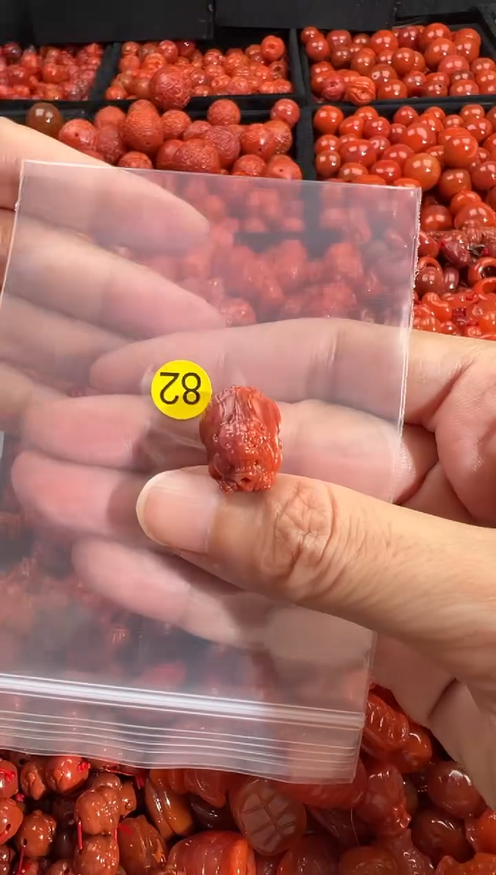 颈饰未镶嵌南红玛瑙1