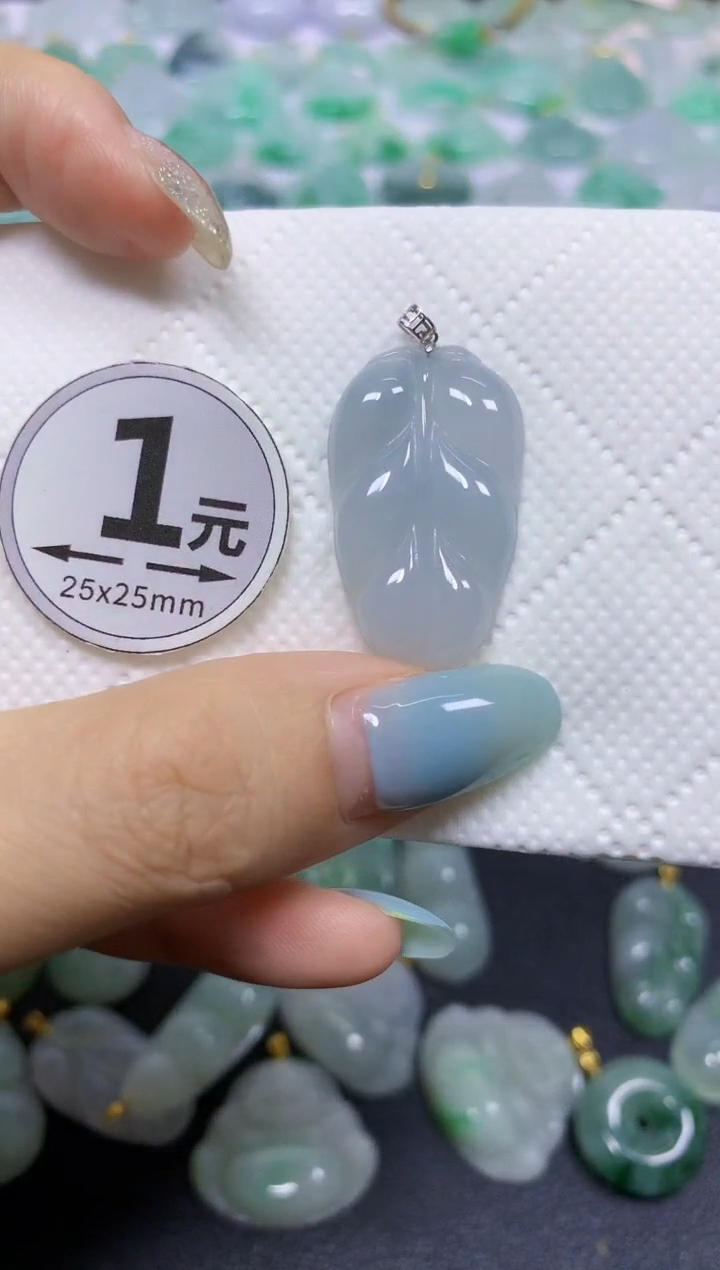 翡翠18K金镶嵌颈饰天然翡翠A货