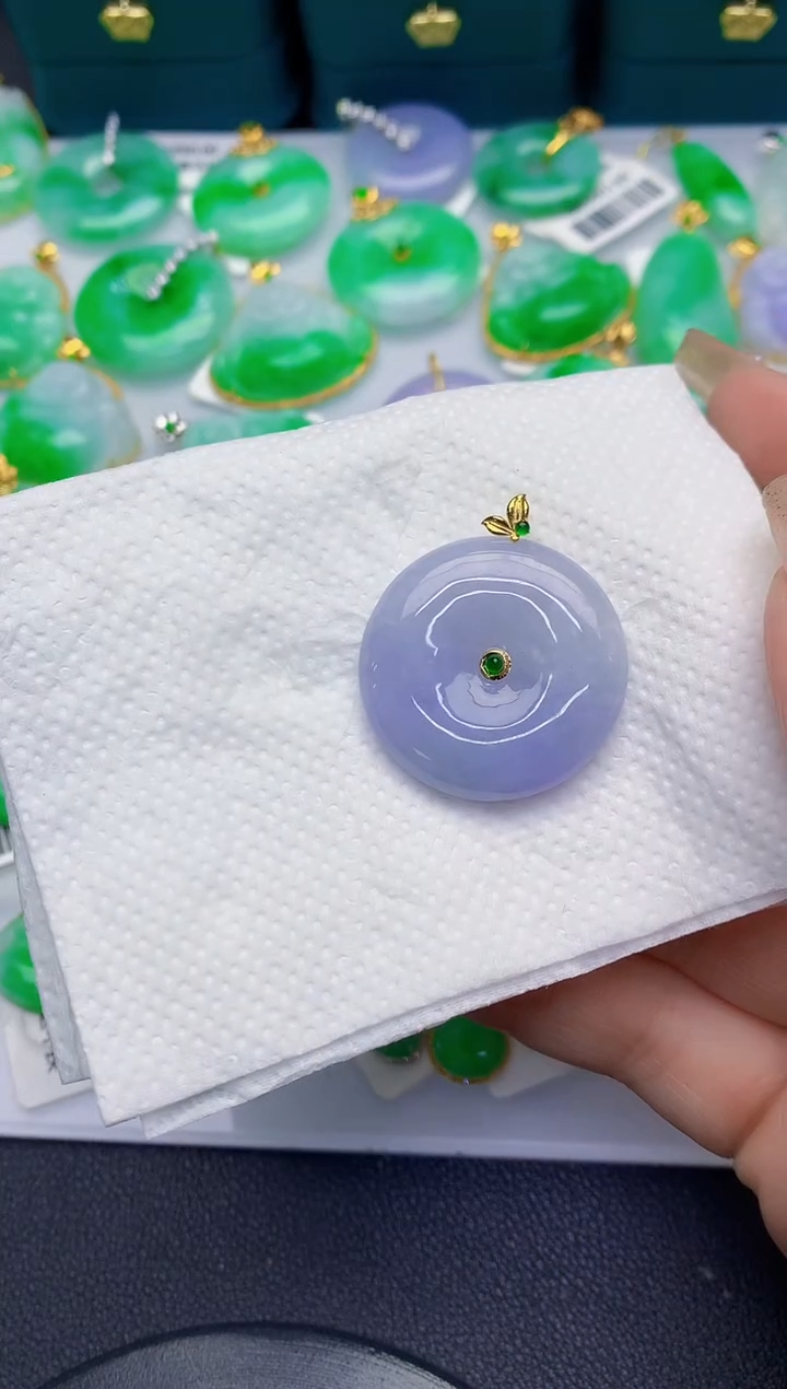 颈饰18K金镶嵌翡翠缅甸天然翡翠A货