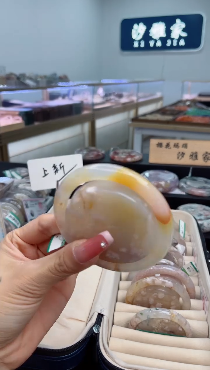 石英质玉手镯未镶嵌59圈口（赠品镯心）3507894