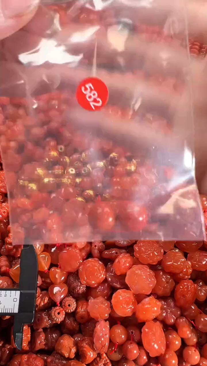 【闪购商品】南红玛瑙颈饰未镶嵌1