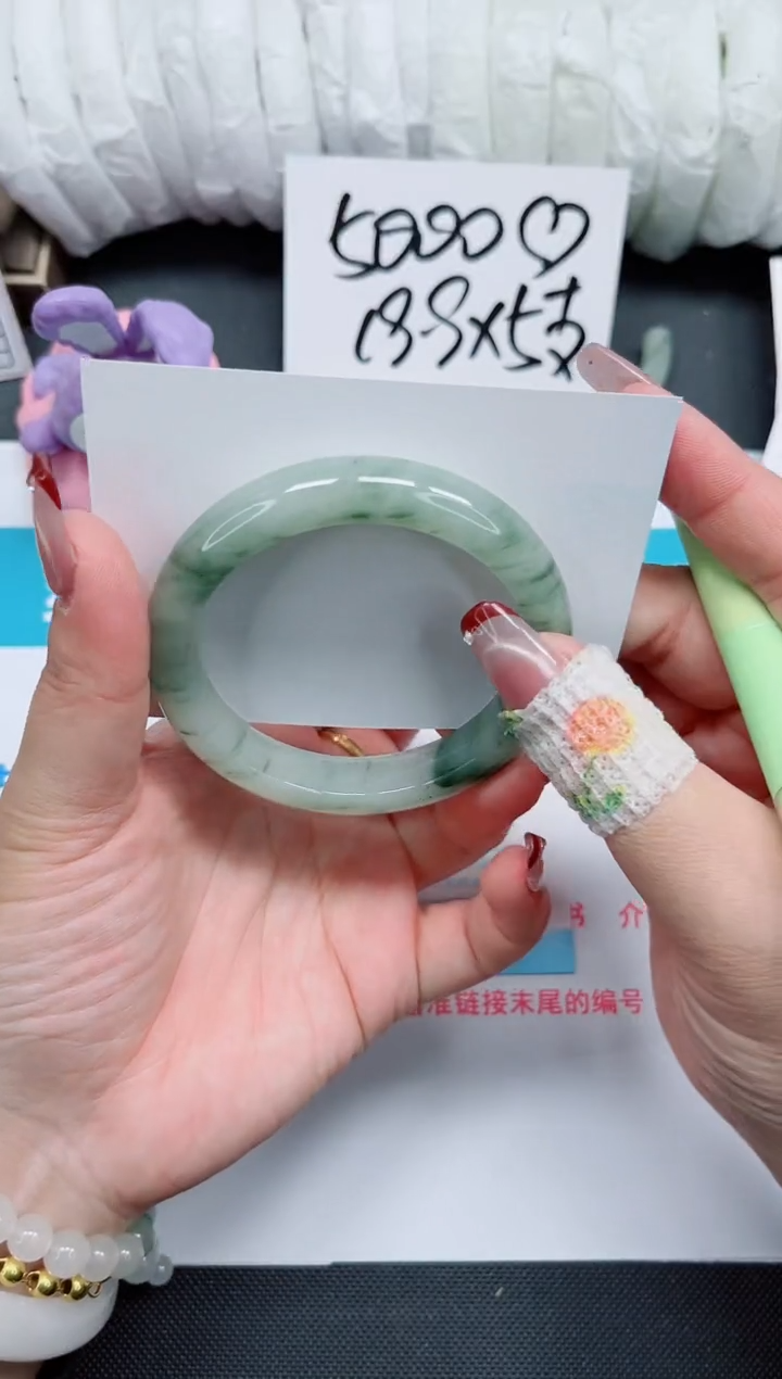 【闪购商品】石英质玉手镯未镶嵌71