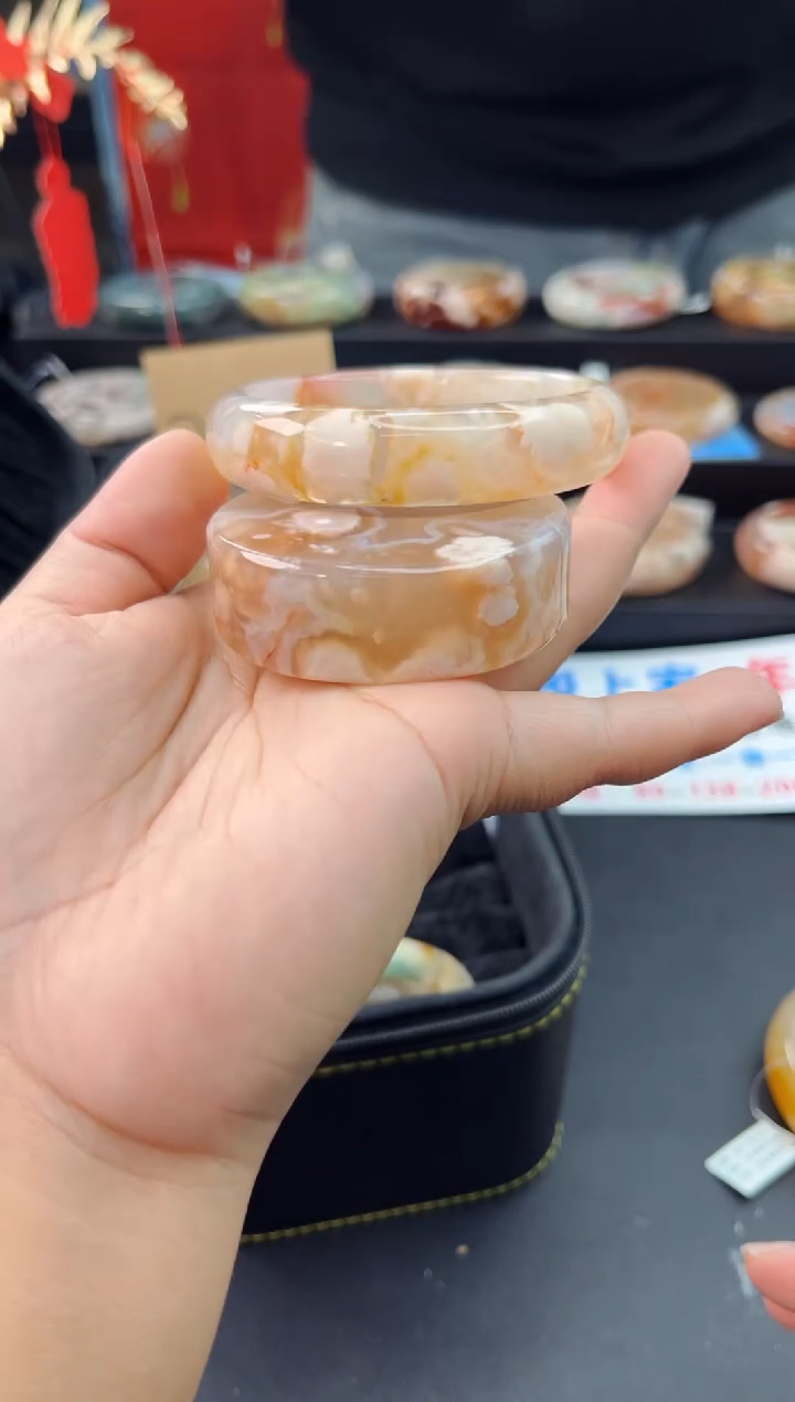 【闪购商品】石英质玉手镯未镶嵌赠送镯心（57圈口）