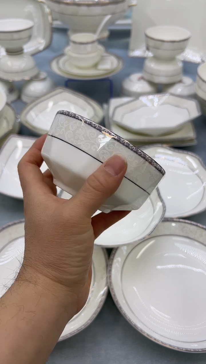 骨瓷 玲珑12方鱼1个玲珑9金鼎一个送大勺一个