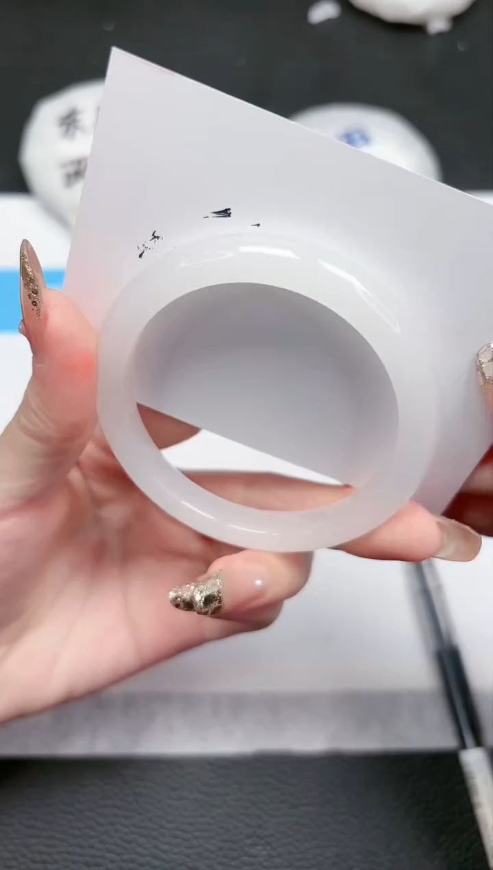 【闪购商品】石英质玉手镯未镶嵌160-52