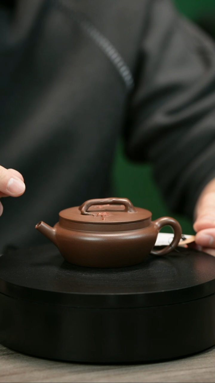 茶壶紫砂庄H2354赵信军底槽青堆绘梅碗
