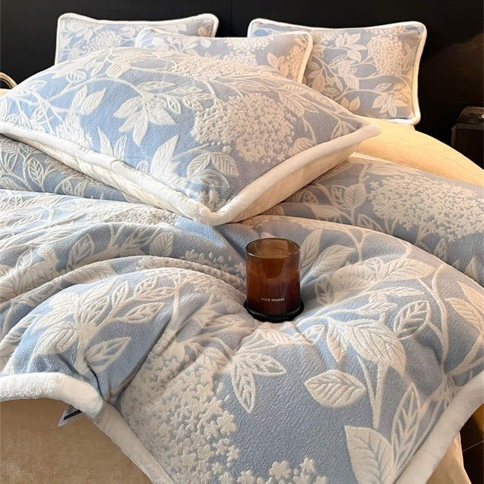 新店专属 无尽夏蓝雕花四件套 床品15号