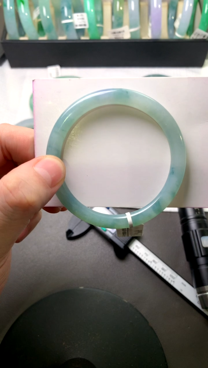 未镶嵌手镯（圆镯）翡翠55*6.9*7.4