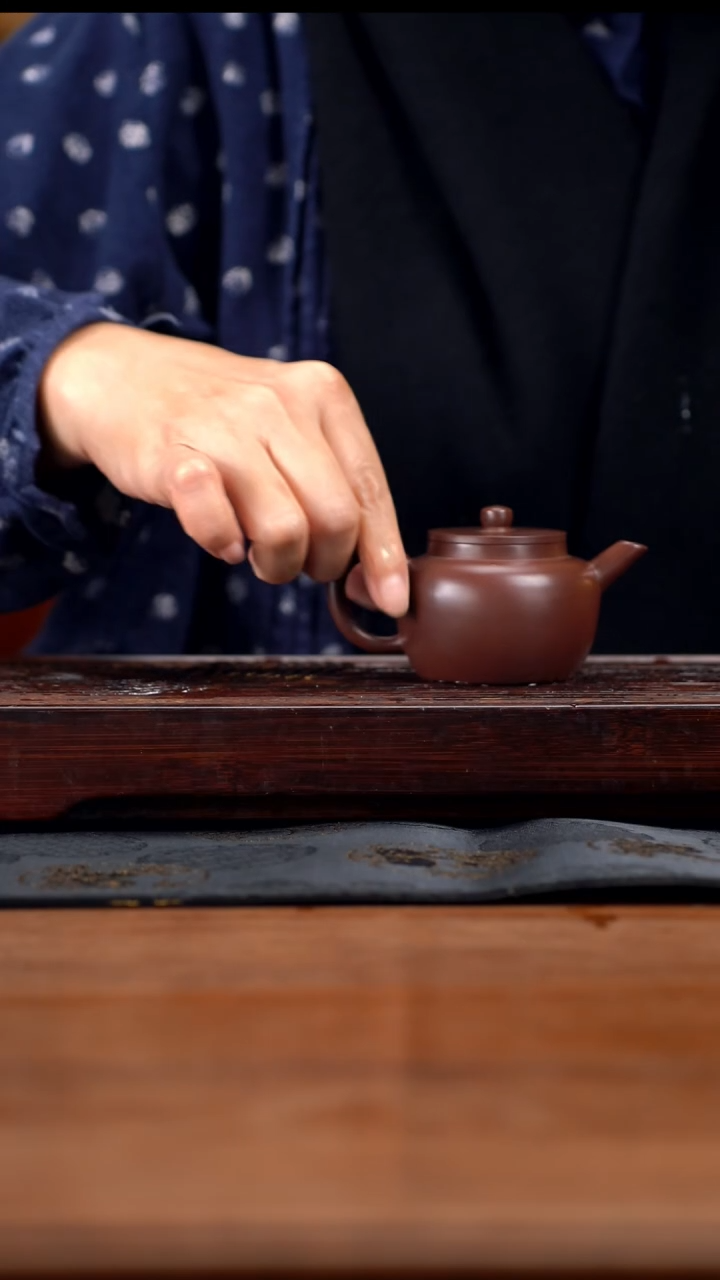 【闪购商品】紫砂茶壶130cc黄龙山原矿底槽清折肩宫灯17