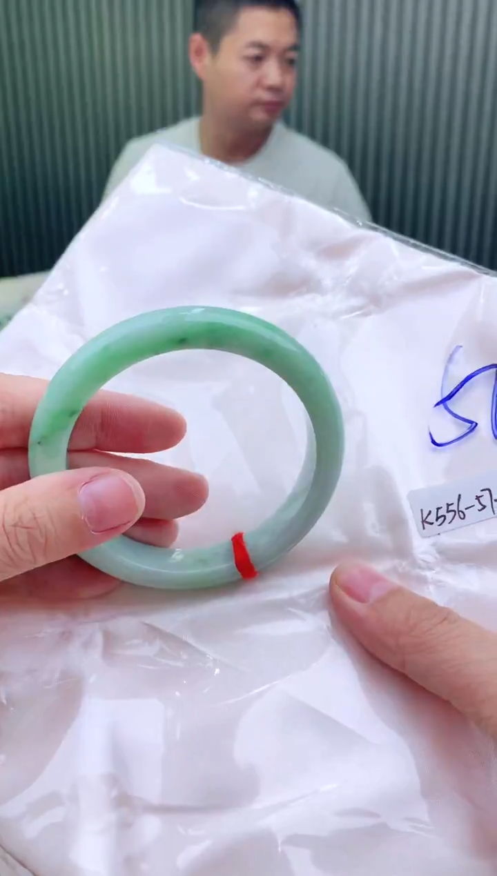 未镶嵌手镯翡翠57