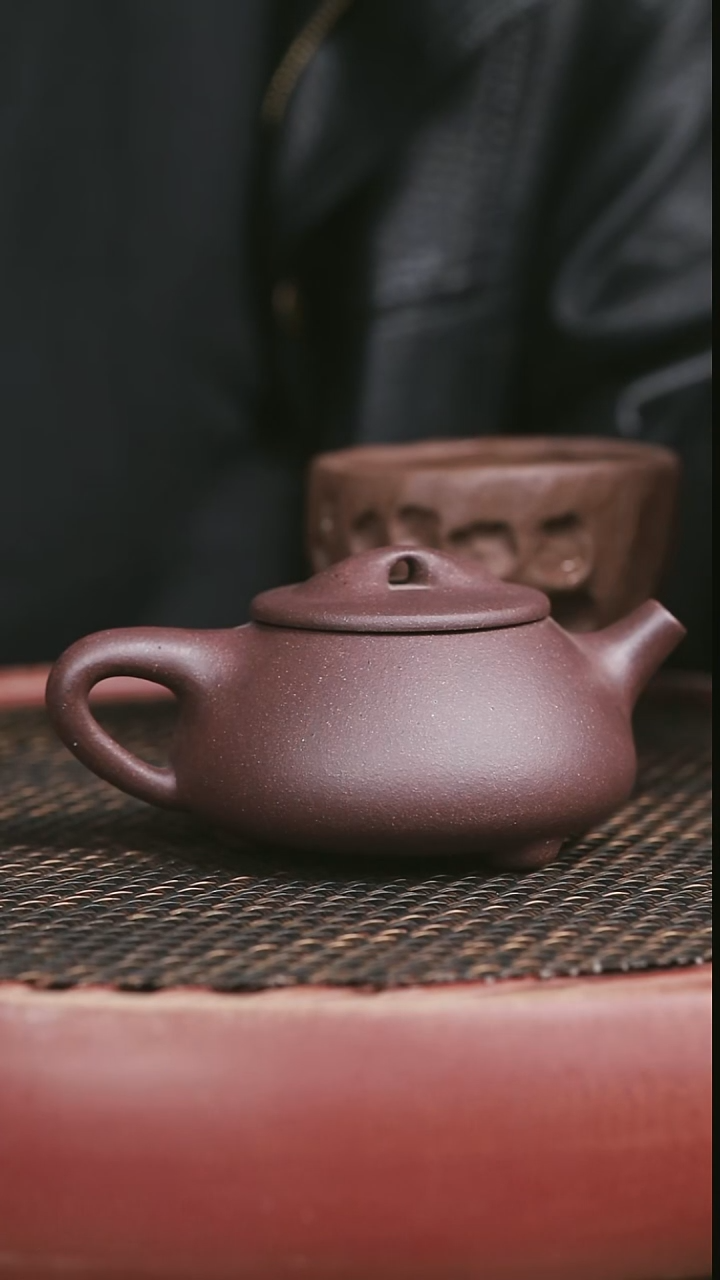 茶壶紫砂(****游1号高砂老紫泥景州石瓢180CC