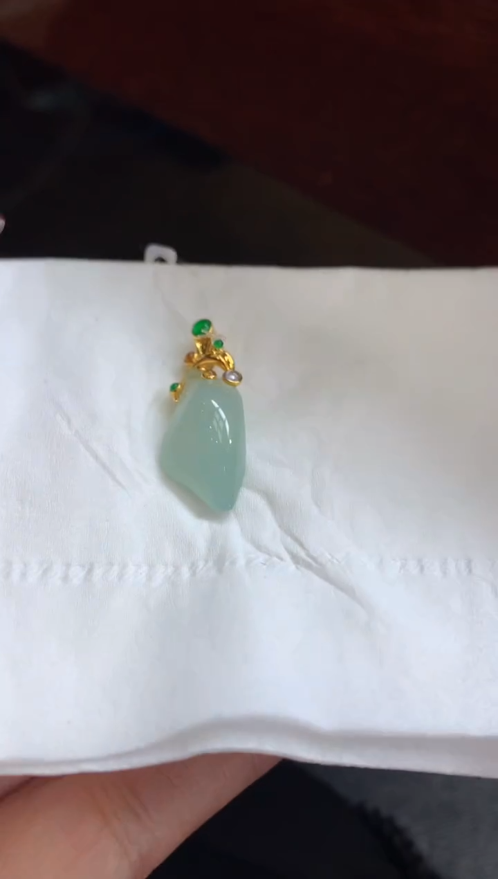 【闪购商品】翡翠颈饰18K金镶嵌翡翠