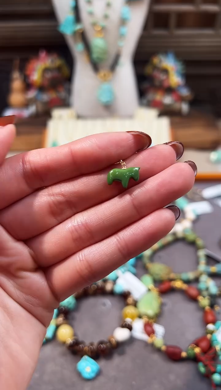 18K金镶嵌绿松石提溜小木马