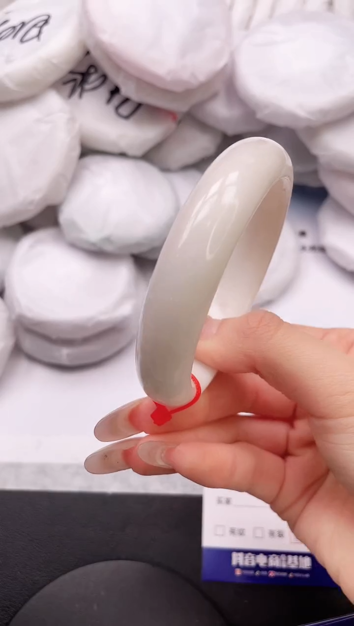 【闪购商品】和田玉手镯未镶嵌18L258-59