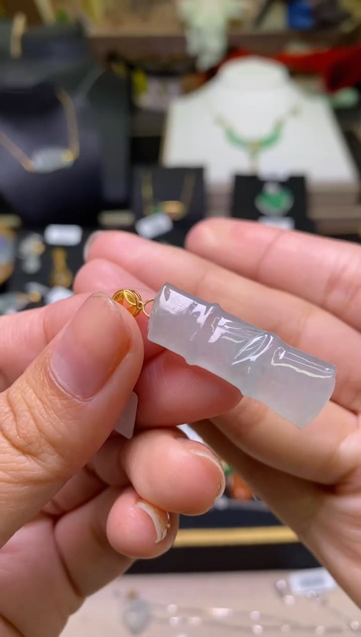 【闪购商品】翡翠颈饰18K金镶嵌净货18344