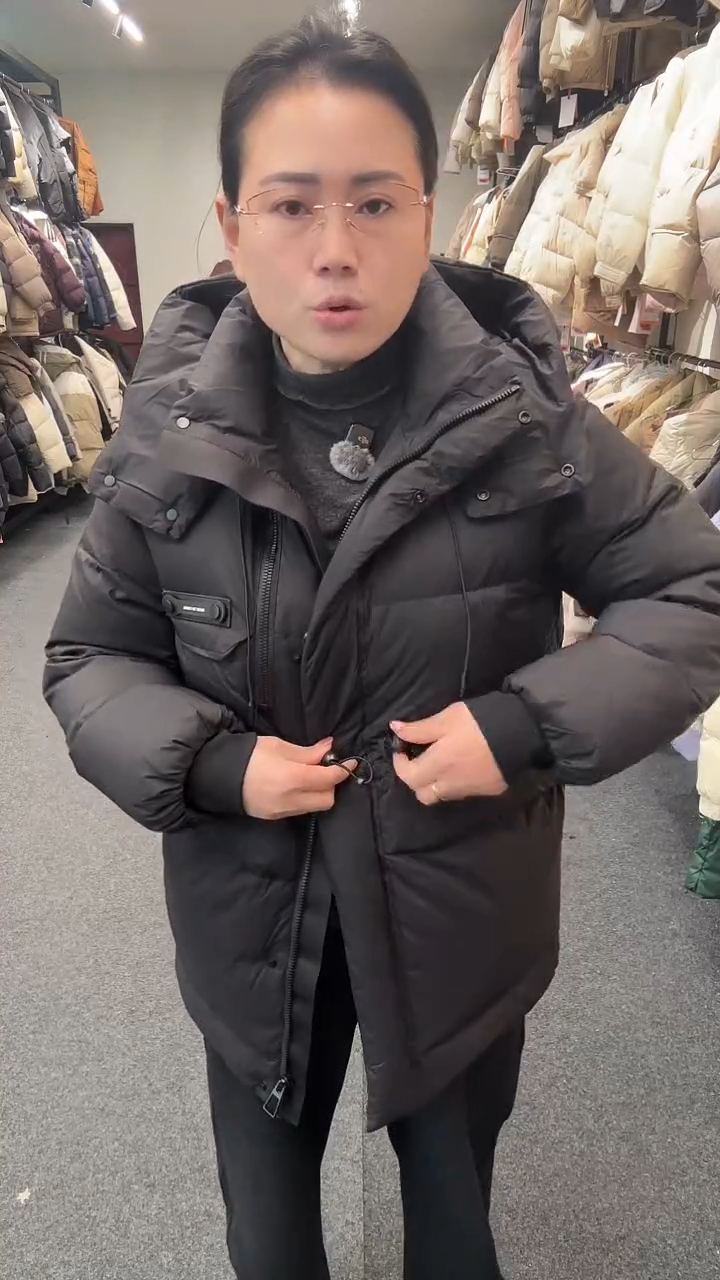 艾雨衣尚羽绒外套