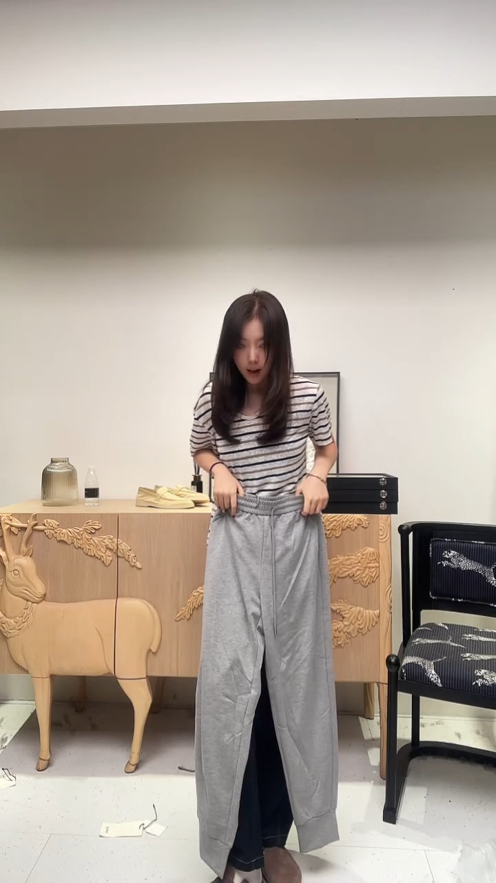 灰色抽绳松紧腰卫裤